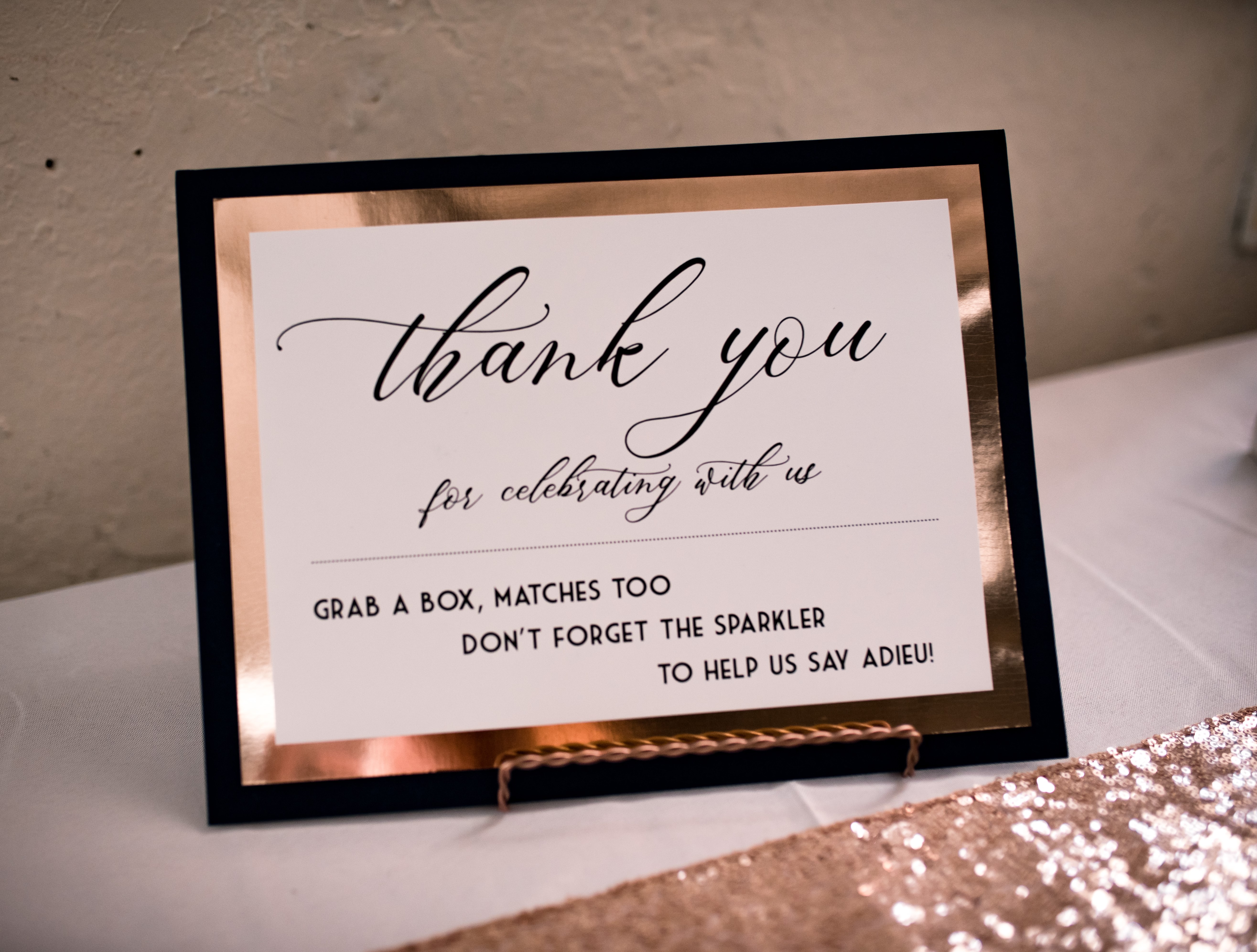 modern wedding signs you can do yourself that are budget friendly and unique